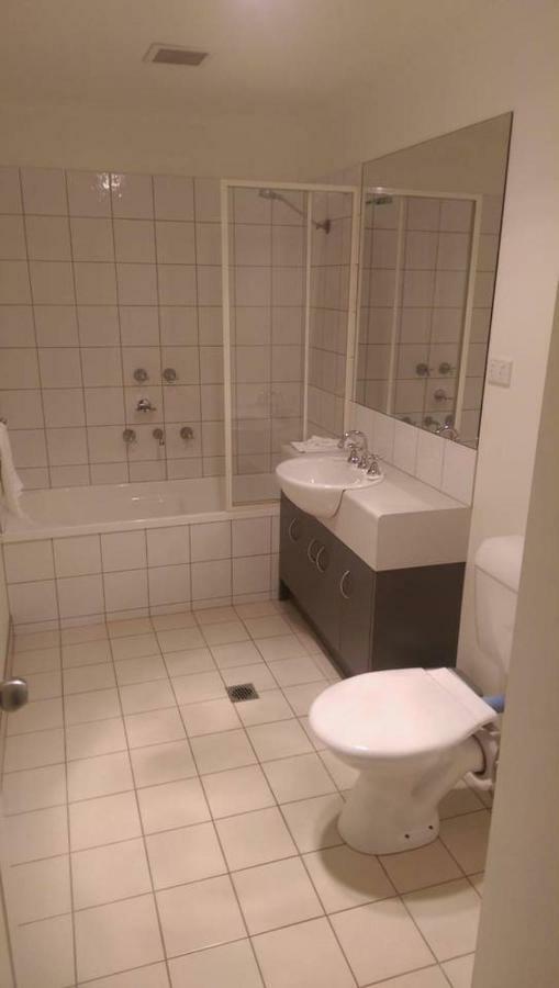 22 Gillies Street Apartments วอร์นามบูล ภายนอก รูปภาพ
